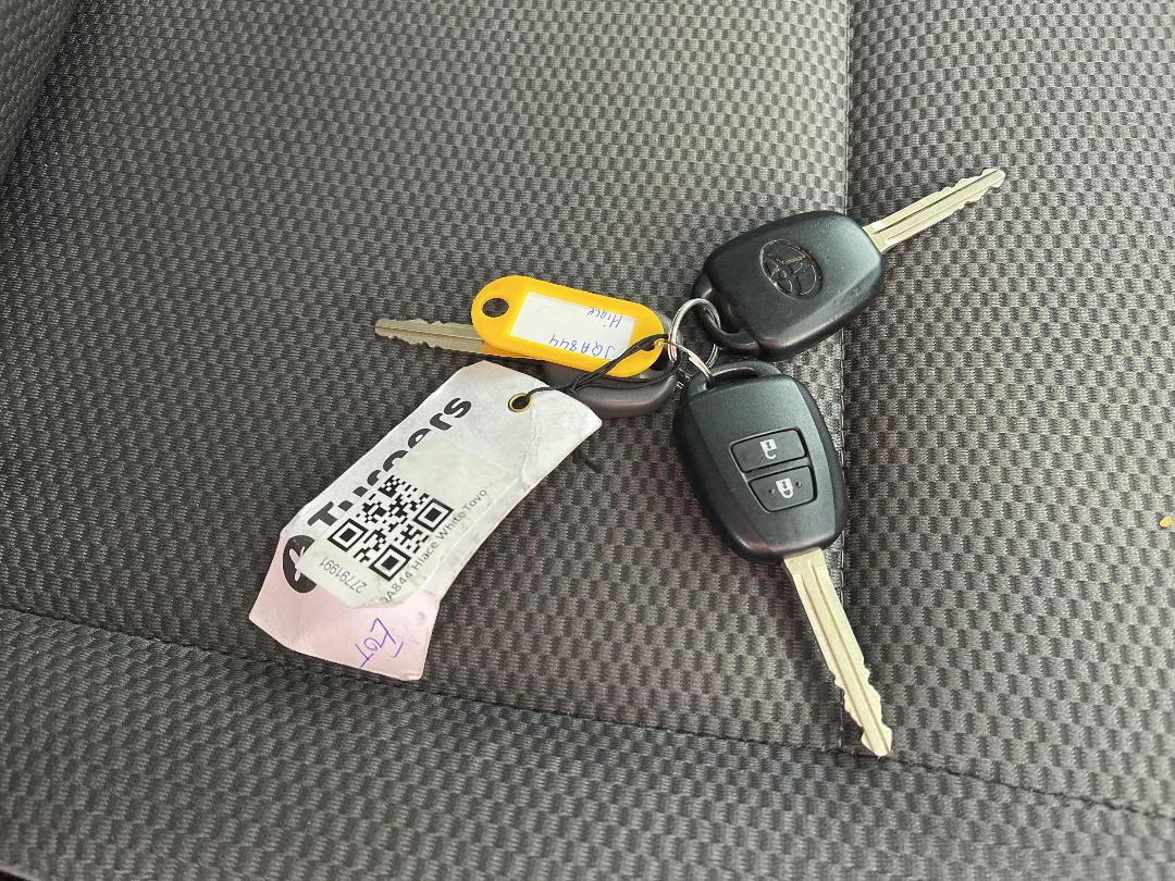 Photo '21' of Toyota Hiace