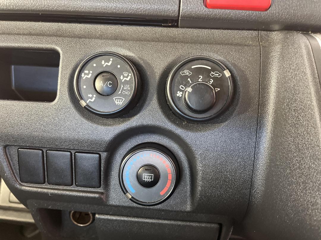 Photo '25' of Toyota Hiace