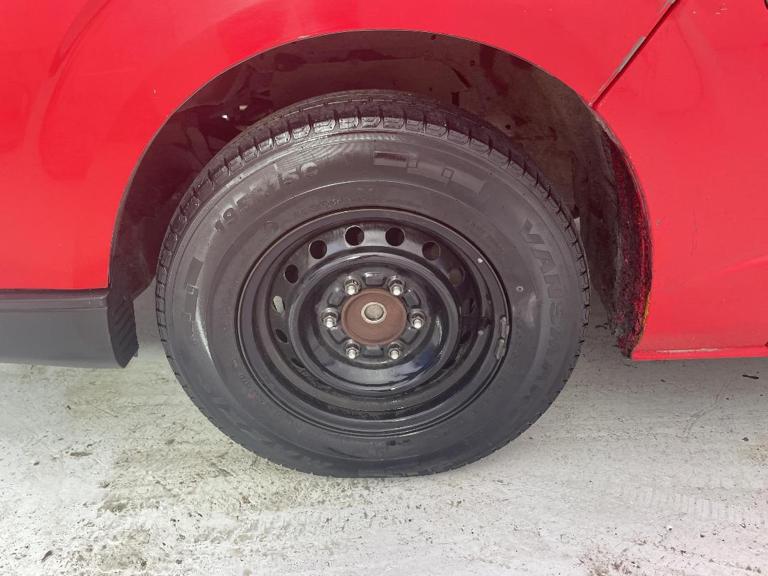 Photo '10' of Toyota Hiace