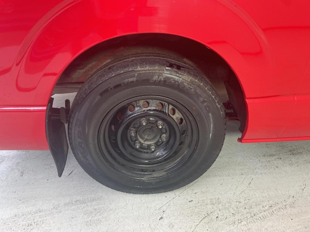 Photo '12' of Toyota Hiace