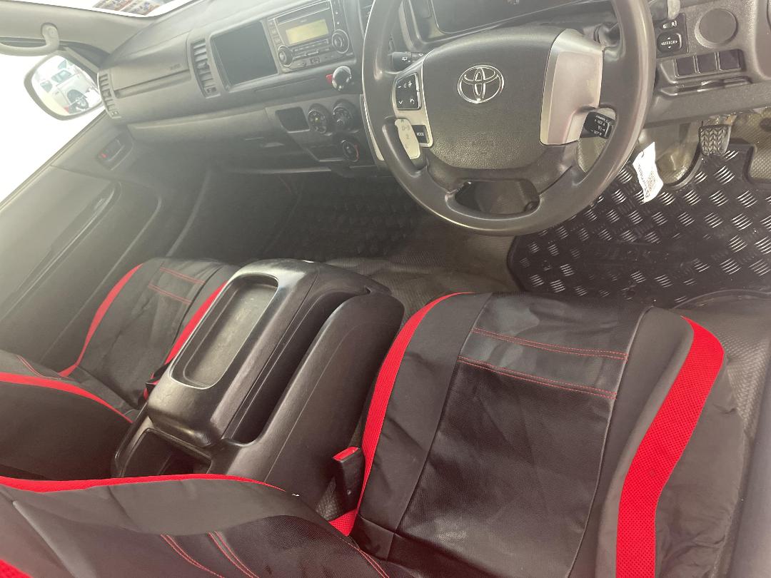 Photo '18' of Toyota Hiace