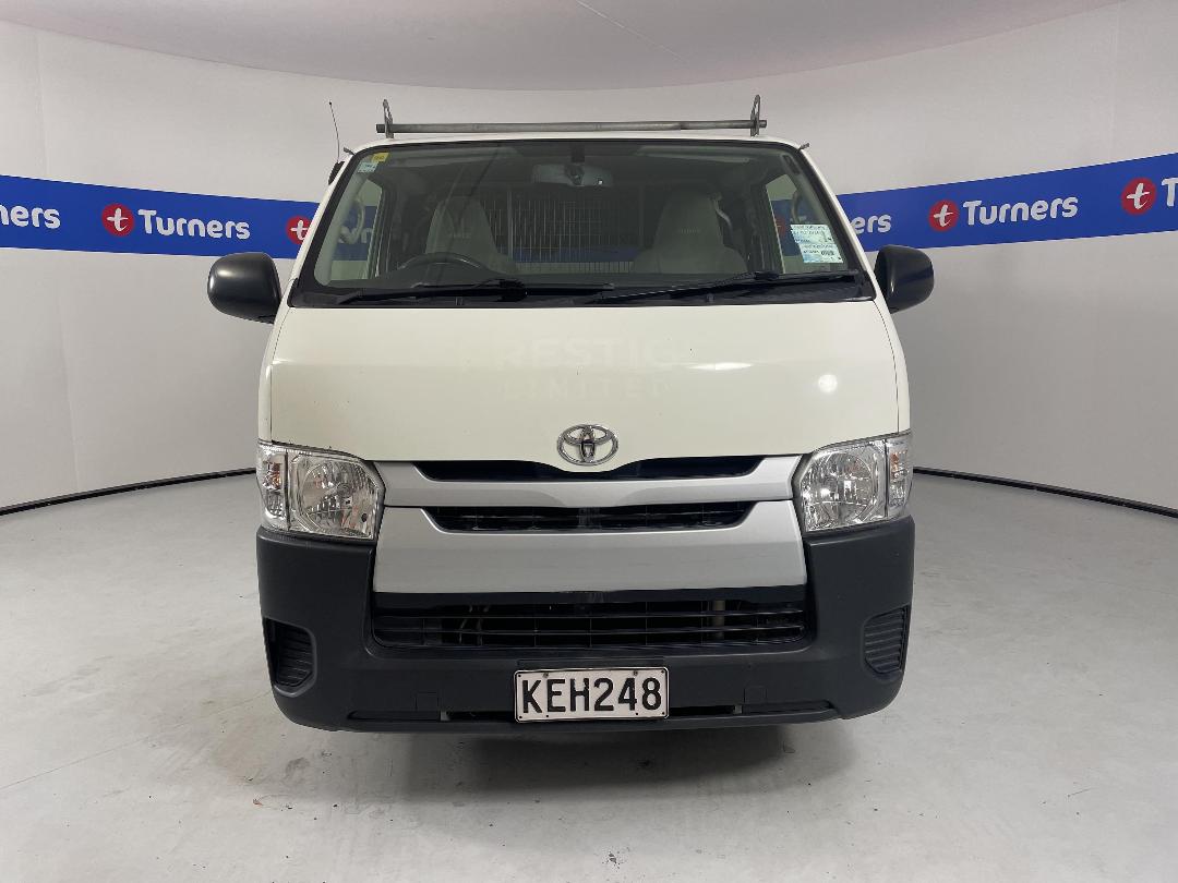 Photo '2' of Toyota Hiace