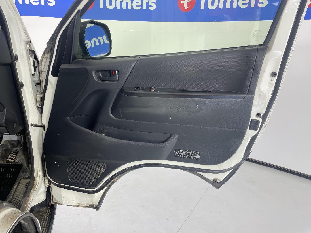 Photo '15' of Toyota Hiace