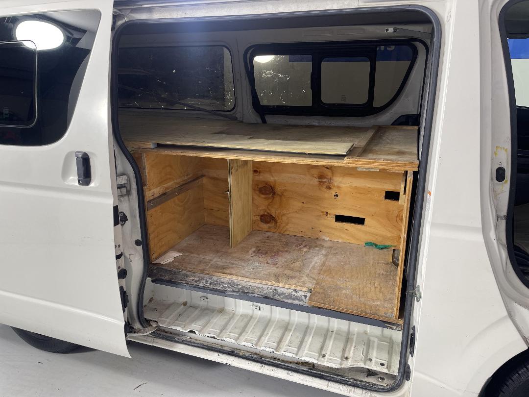 Photo '19' of Toyota Hiace