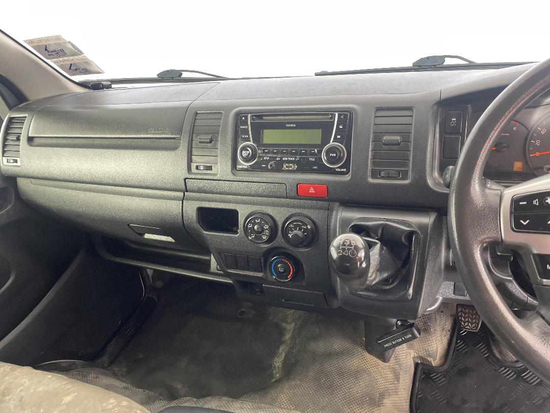 Photo '18' of Toyota Hiace