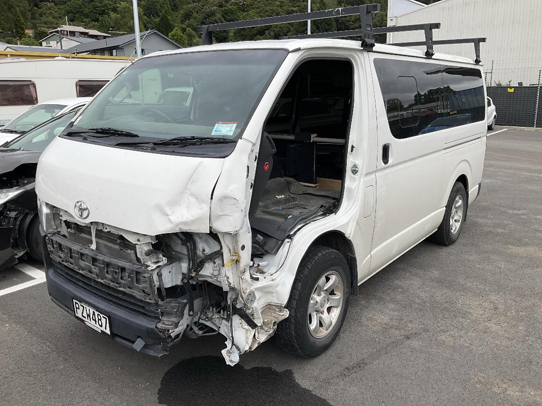 Photo '4' of Toyota Hiace ZL