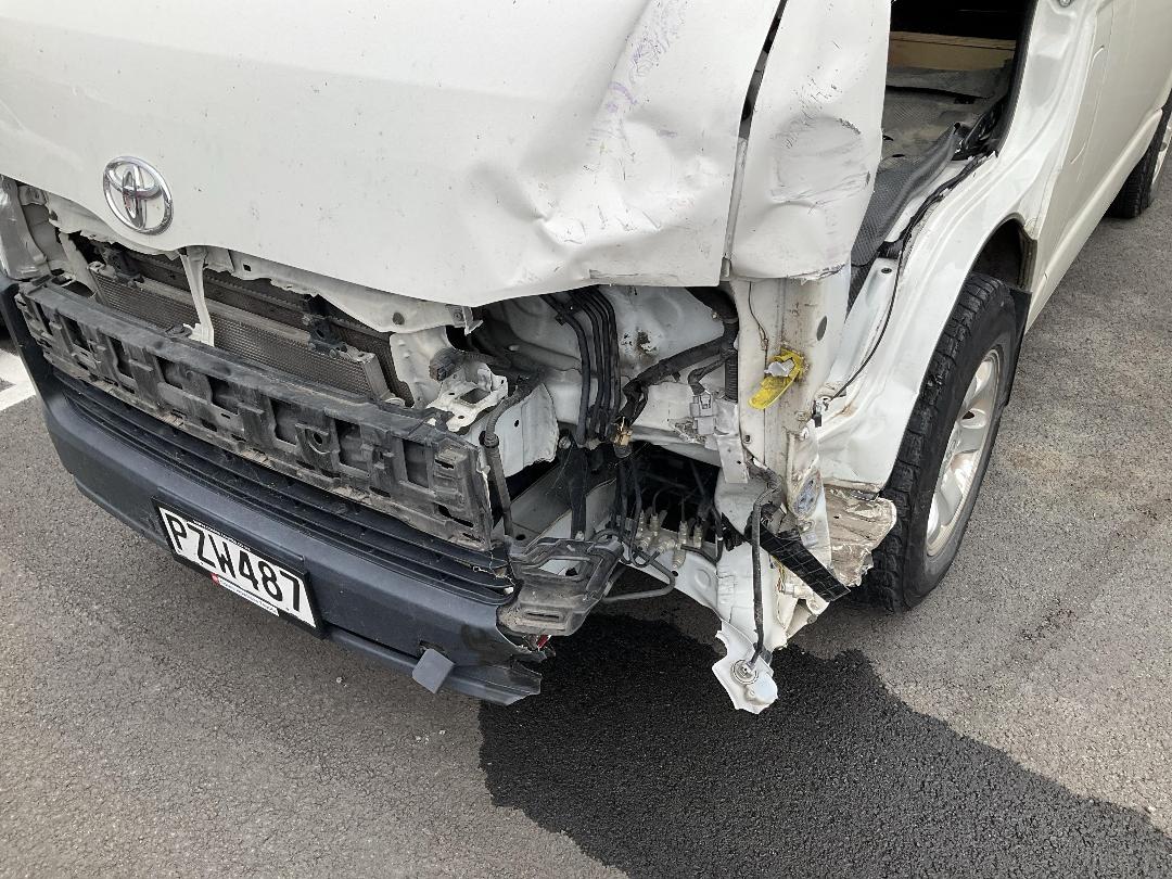 Photo '5' of Toyota Hiace ZL