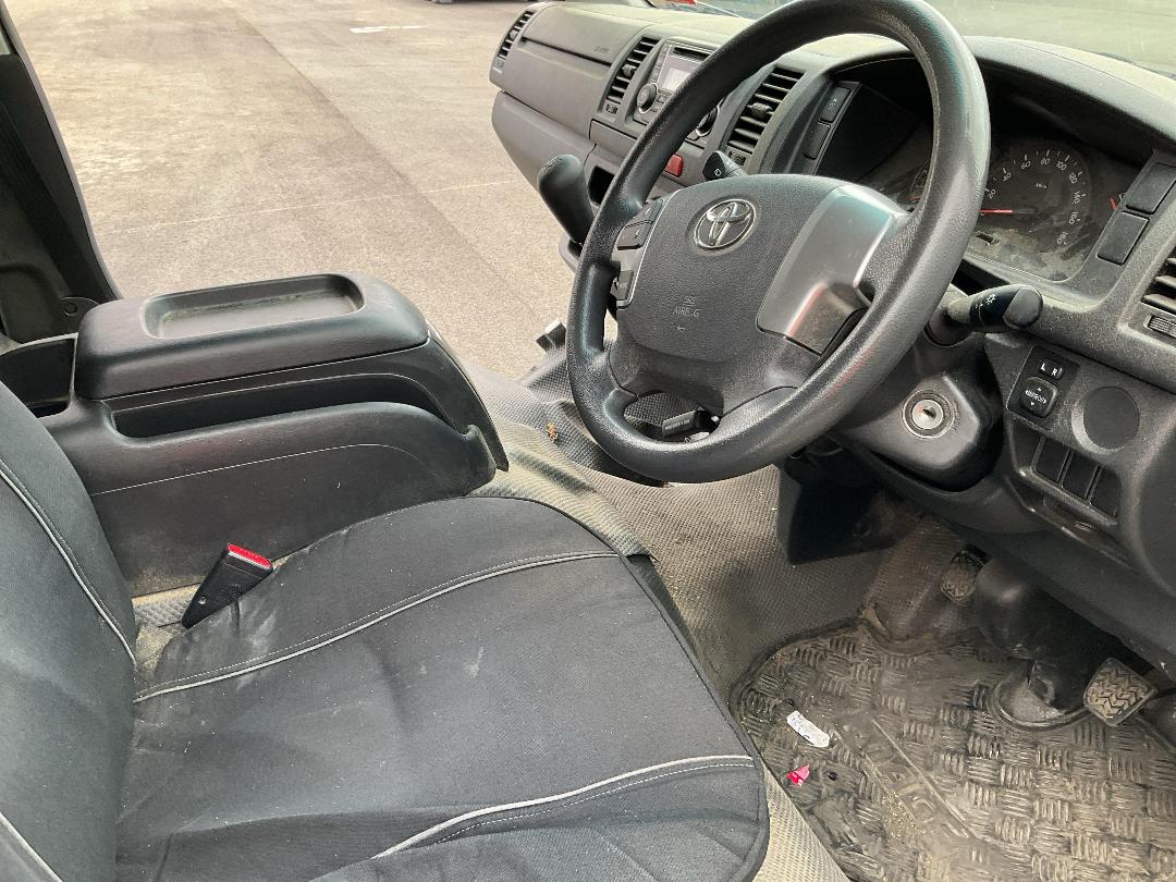 Photo '12' of Toyota Hiace ZL