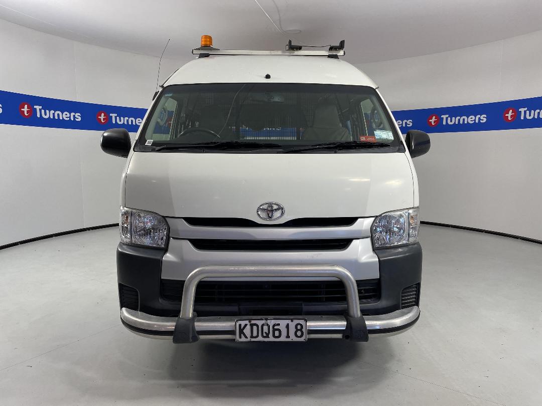Photo '2' of Toyota Hiace