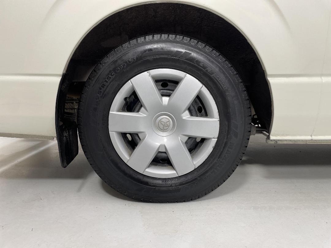 Photo '12' of Toyota Hiace