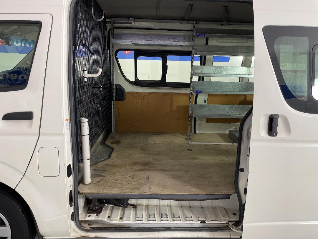 Photo '19' of Toyota Hiace