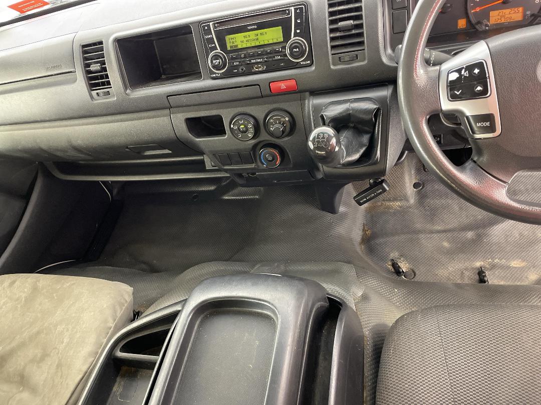 Photo '18' of Toyota Hiace