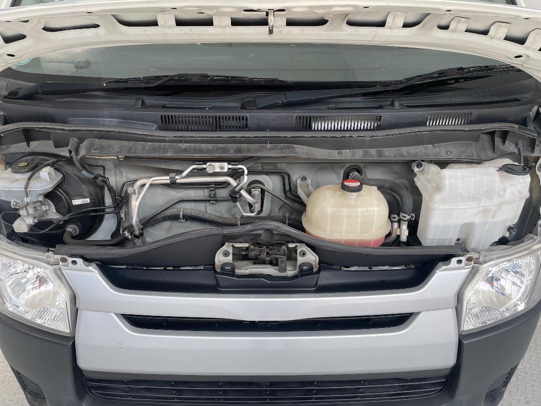 Photo '13' of Toyota Hiace