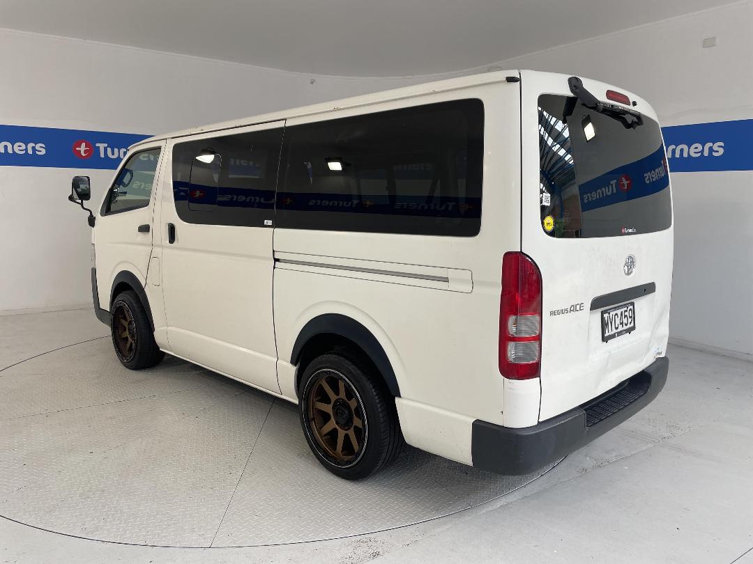 Photo '5' of Toyota Hiace