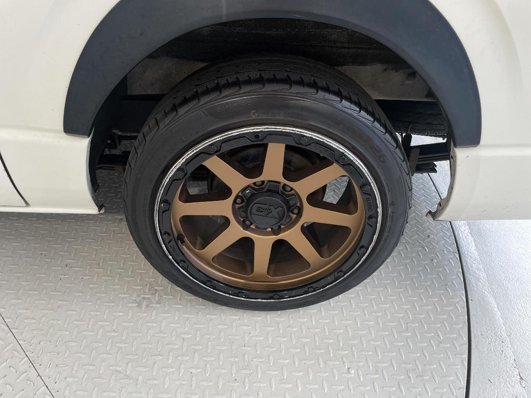 Photo '11' of Toyota Hiace