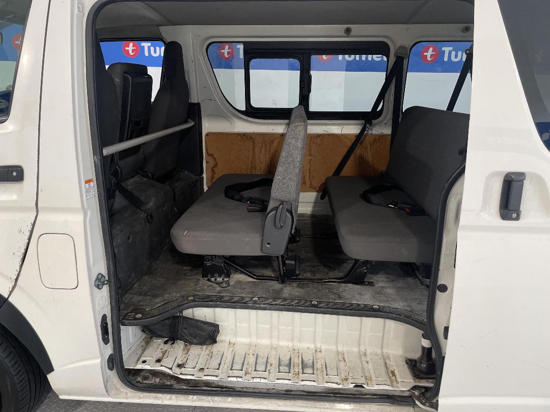 Photo '19' of Toyota Hiace