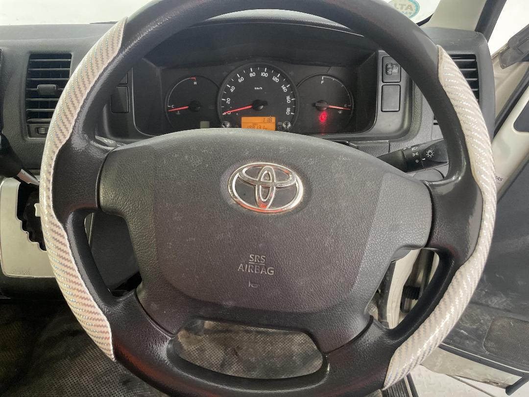 Photo '23' of Toyota Hiace