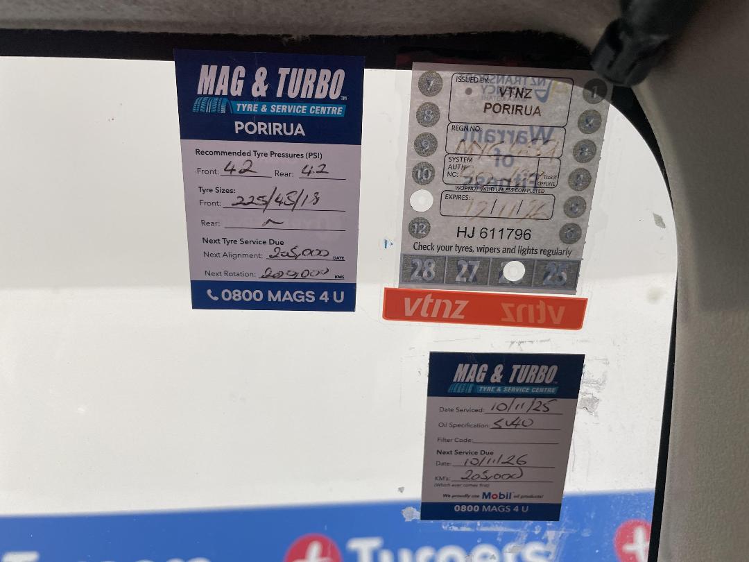 Photo '28' of Toyota Hiace