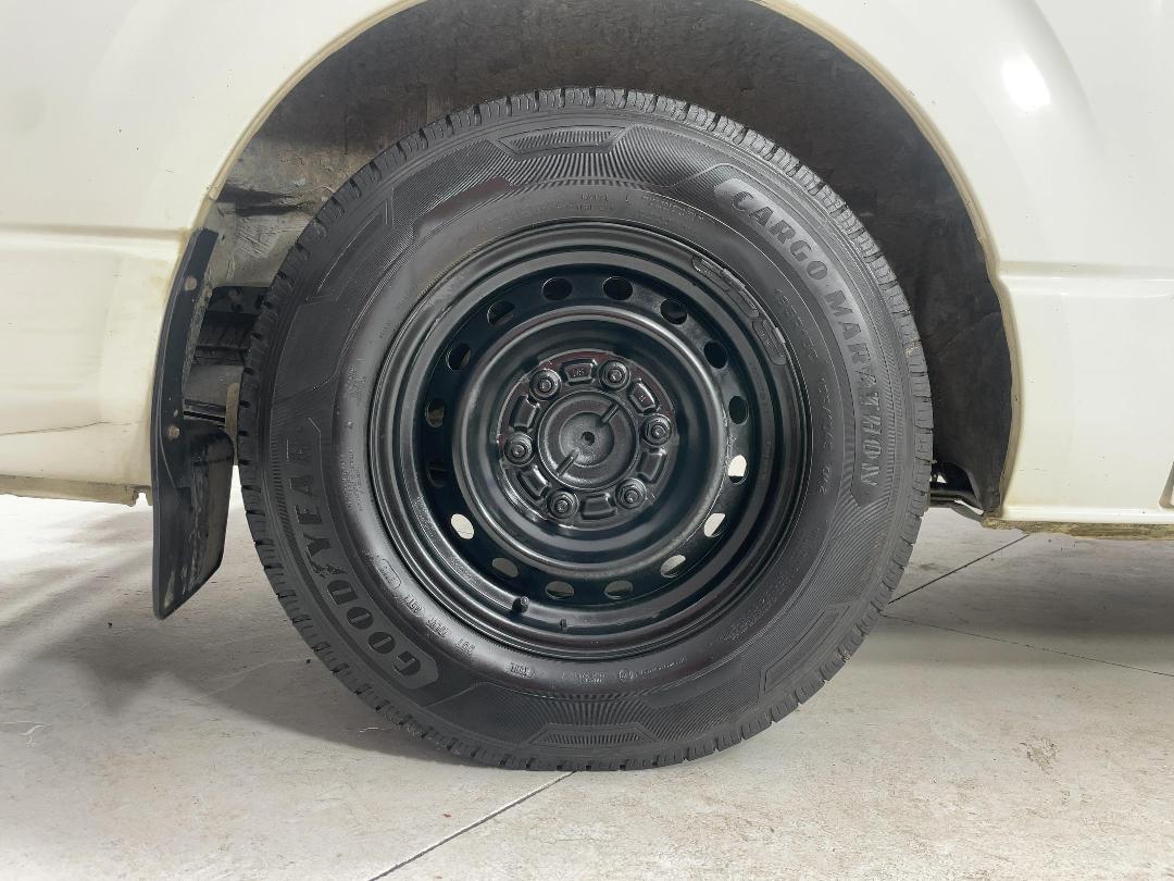 Photo '12' of Toyota Hiace