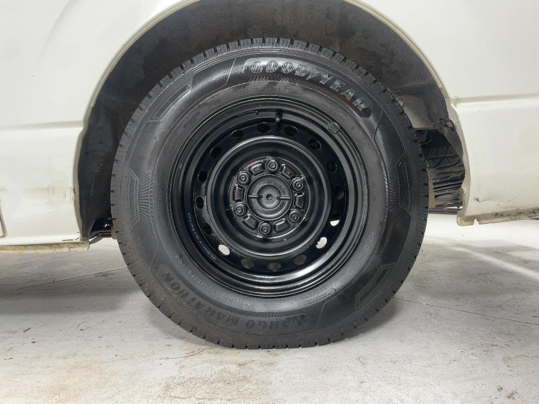 Photo '11' of Toyota Hiace