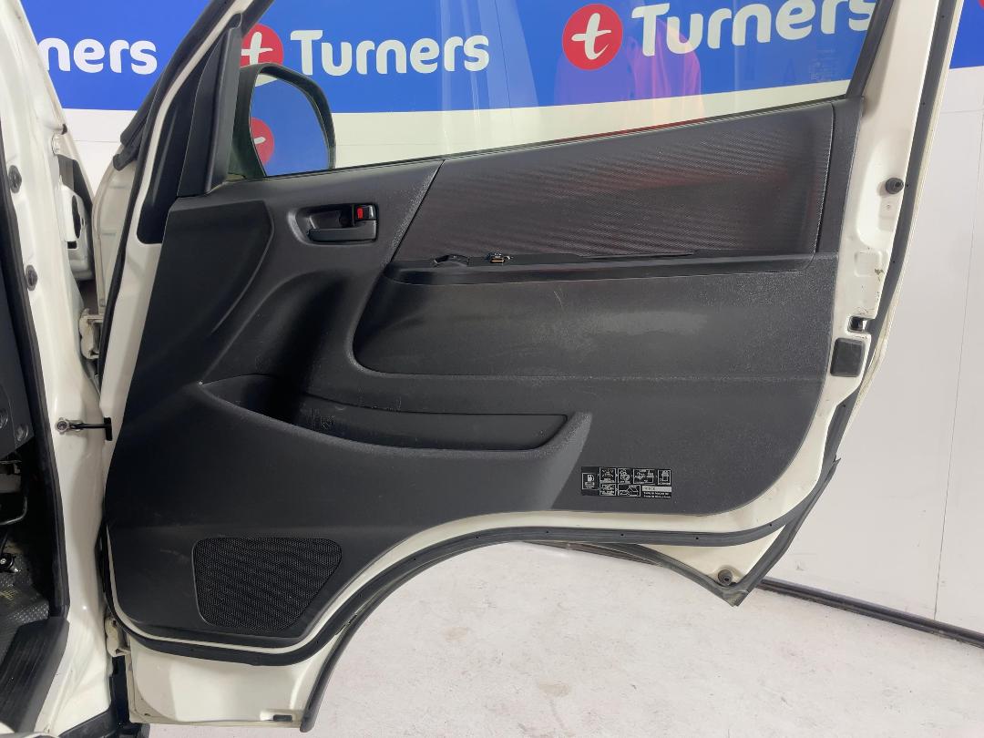 Photo '15' of Toyota Hiace