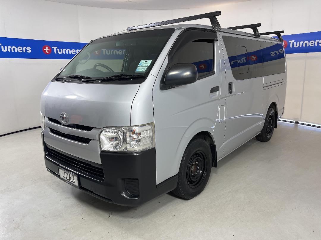 Photo '4' of Toyota Hiace