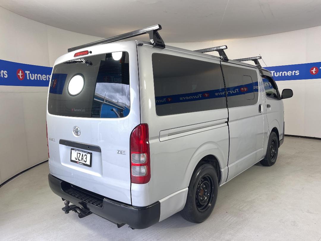 Photo '7' of Toyota Hiace