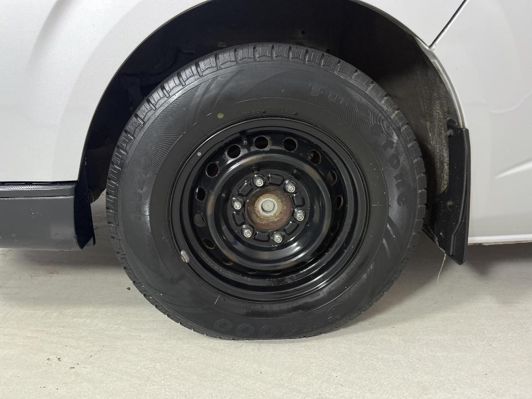 Photo '10' of Toyota Hiace