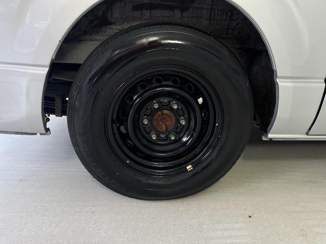 Photo '12' of Toyota Hiace