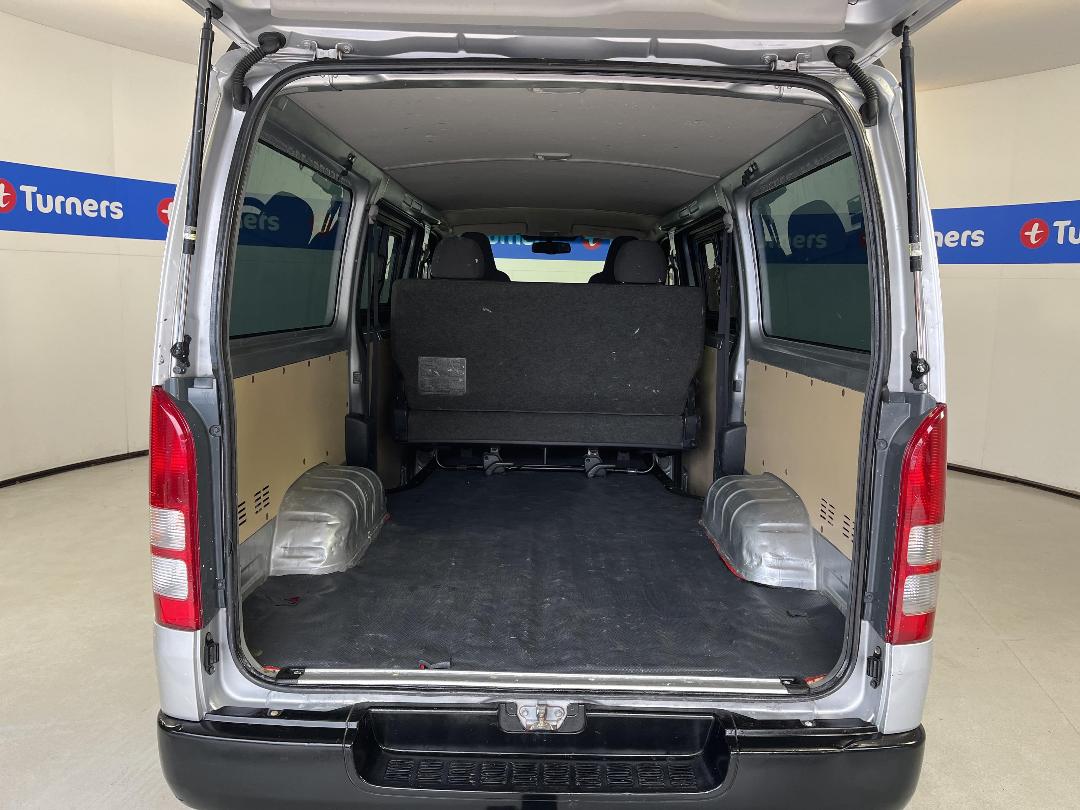 Photo '14' of Toyota Hiace