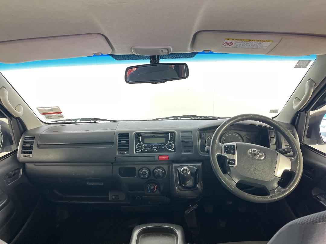 Photo '17' of Toyota Hiace