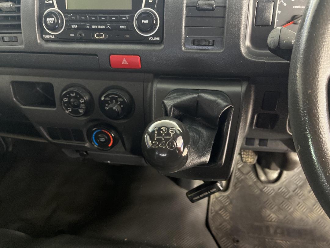 Photo '18' of Toyota Hiace