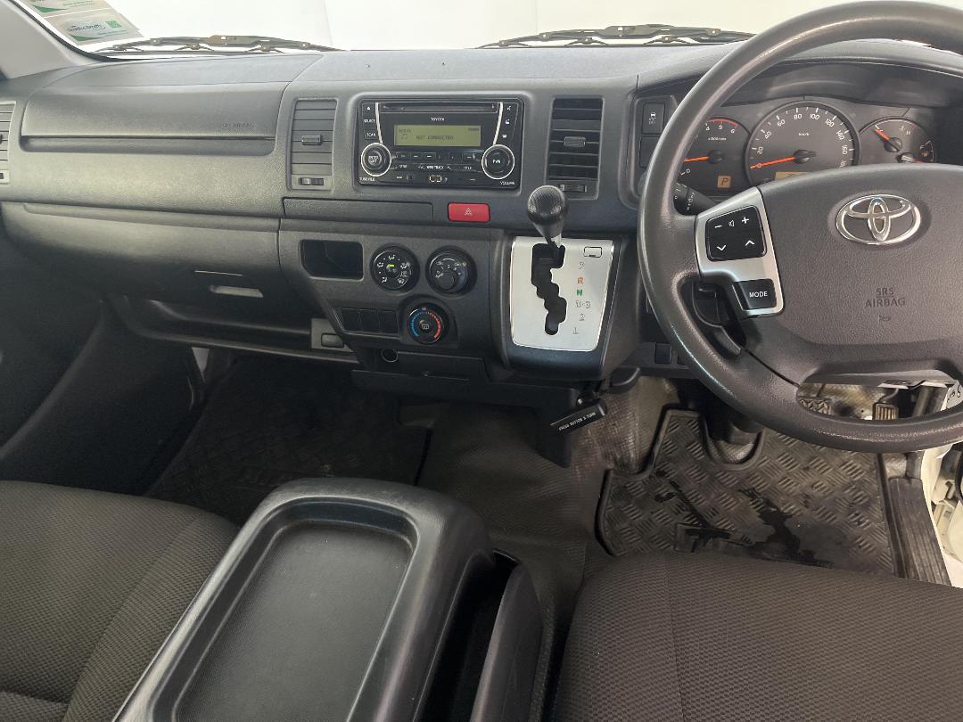 Photo '17' of Toyota Hiace