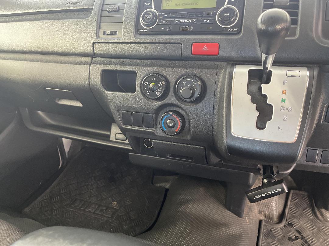 Photo '23' of Toyota Hiace