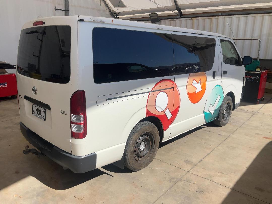 Photo '5' of Toyota Hiace ZL TD