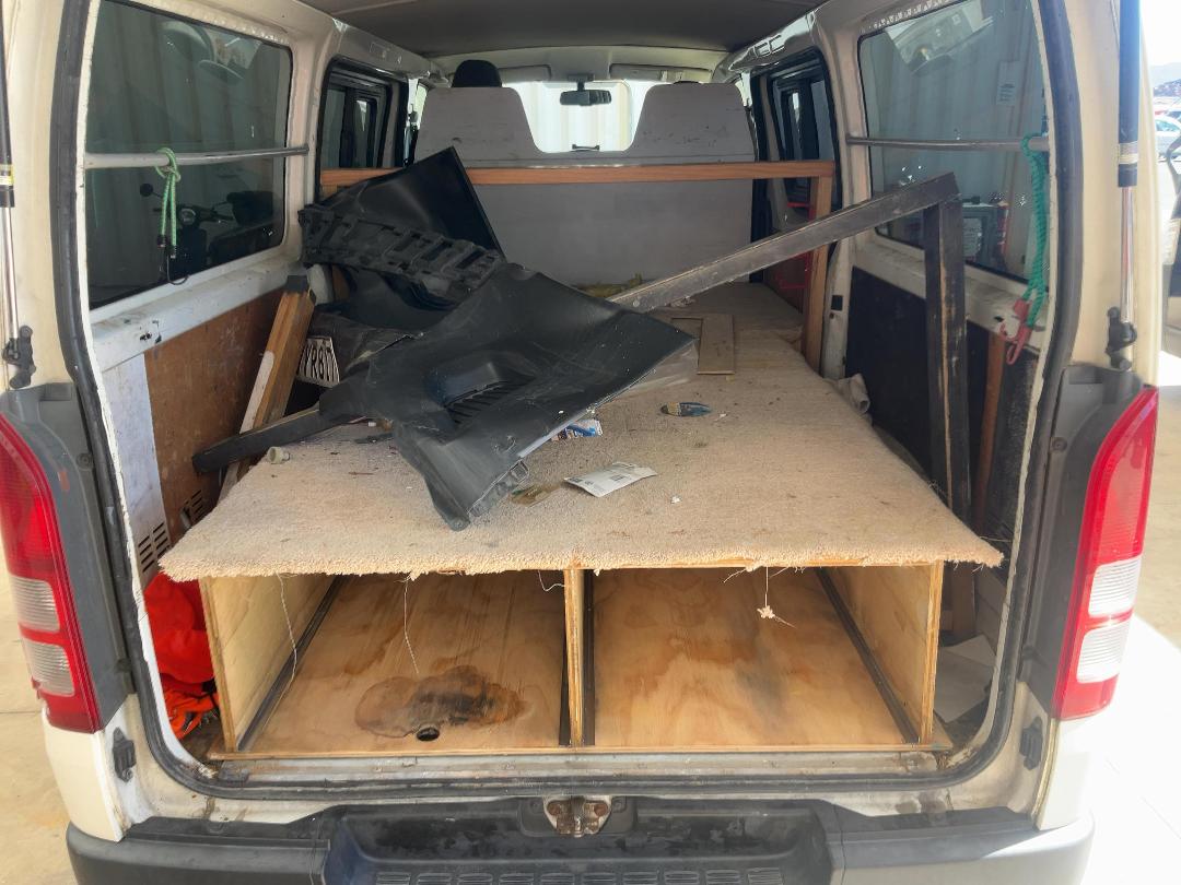 Photo '14' of Toyota Hiace ZL TD