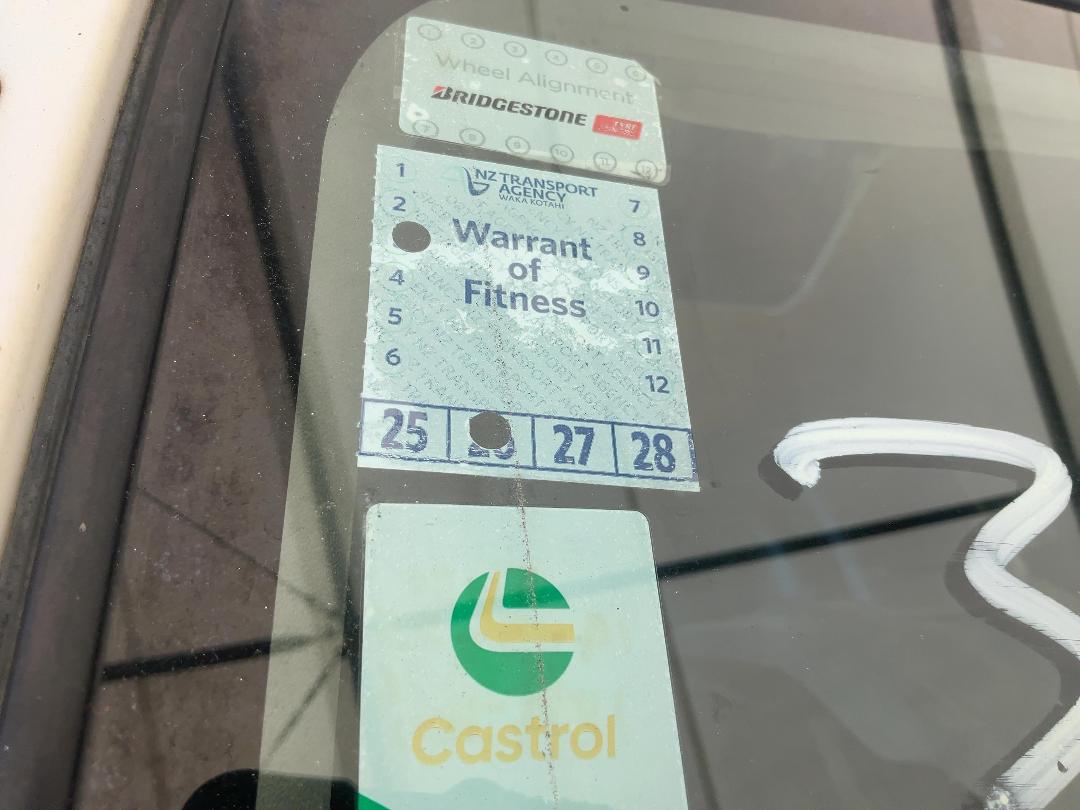 Photo '15' of Toyota Hiace ZL TD