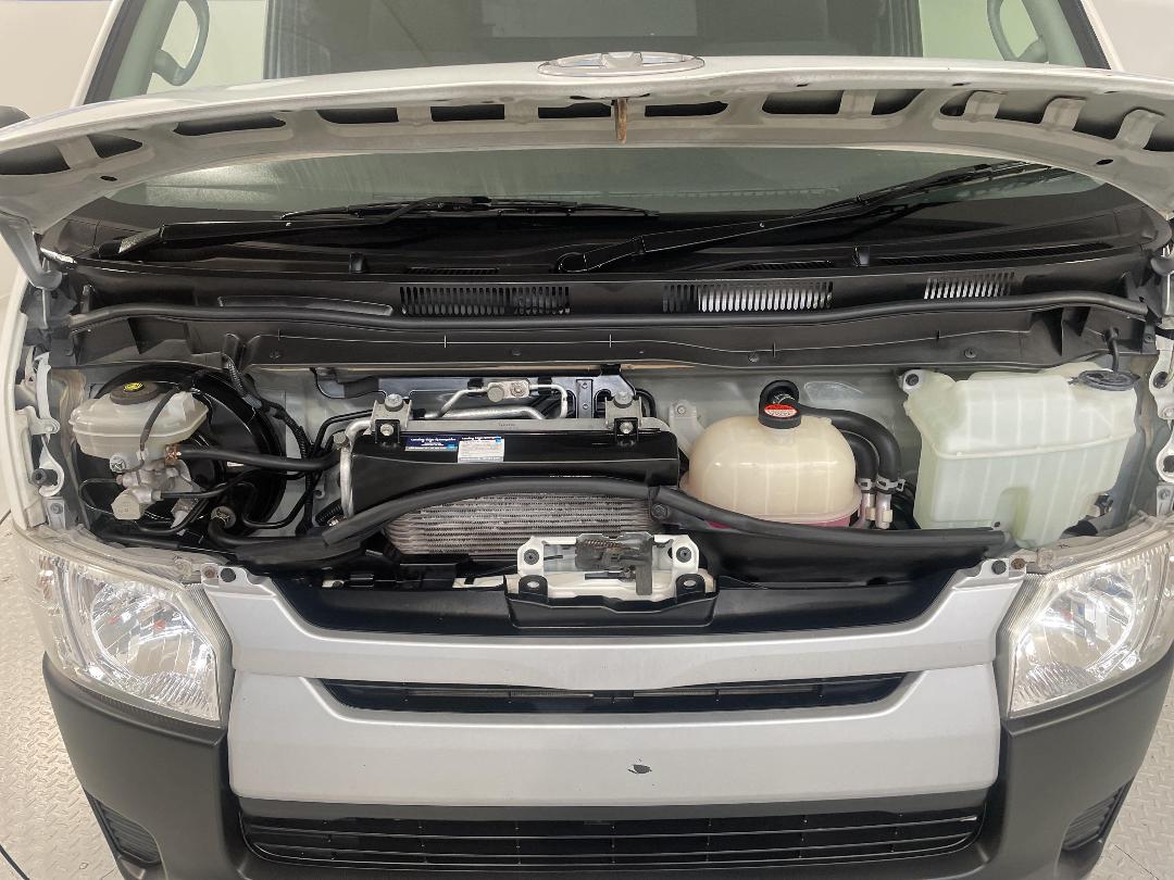 Photo '13' of Toyota Hiace Photo '13' of Toyota Hiace