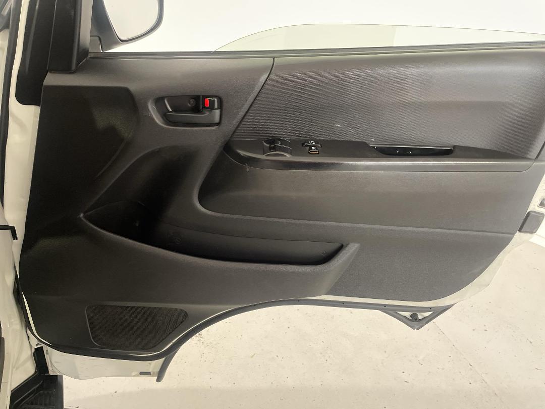 Photo '15' of Toyota Hiace Photo '15' of Toyota Hiace