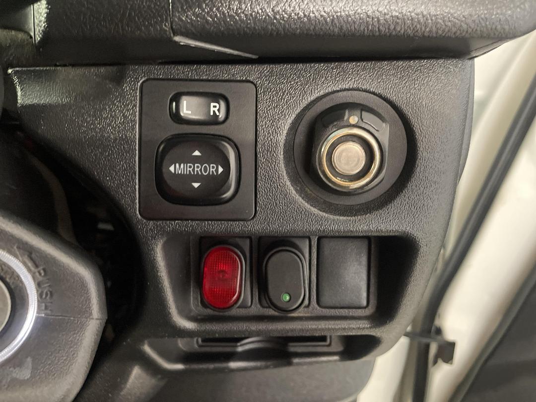 Photo '23' of Toyota Hiace Photo '23' of Toyota Hiace