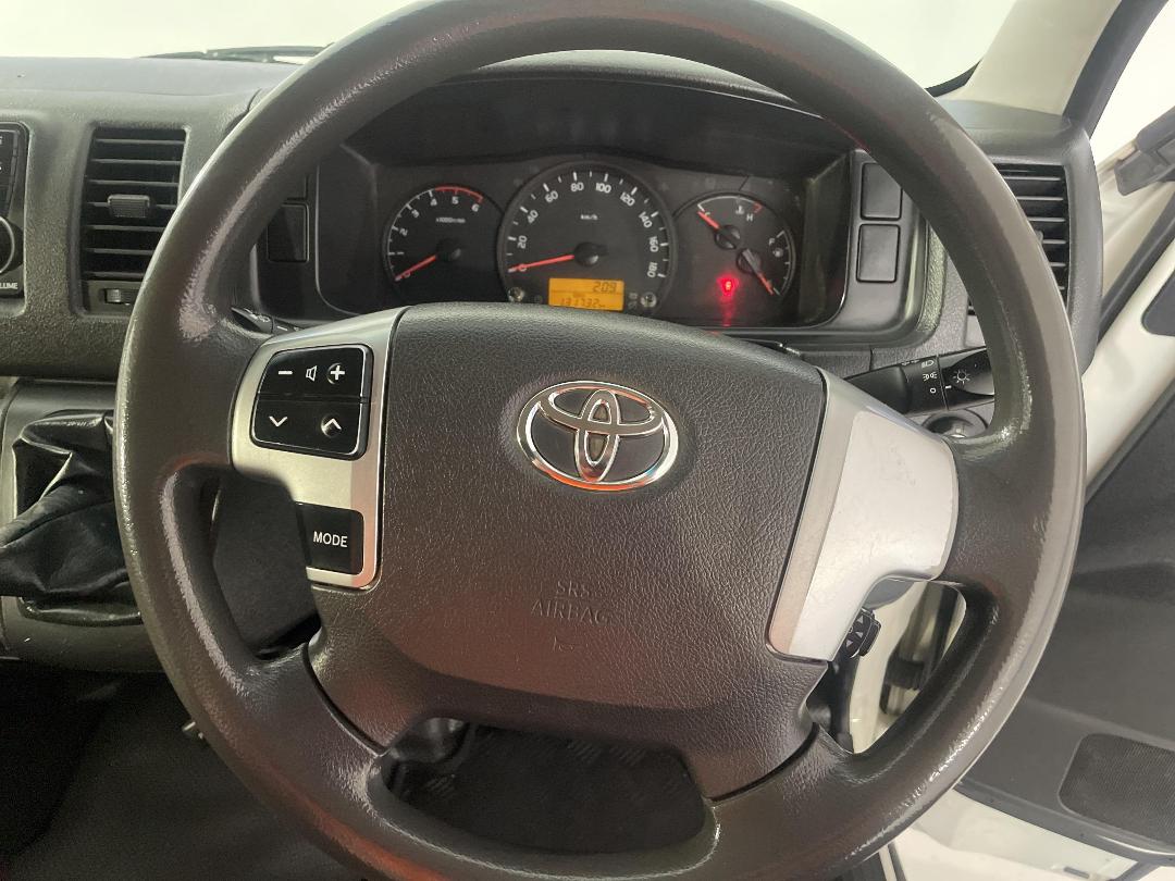 Photo '25' of Toyota Hiace Photo '25' of Toyota Hiace