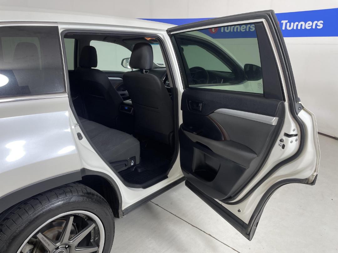 Photo '19' of Toyota Highlander