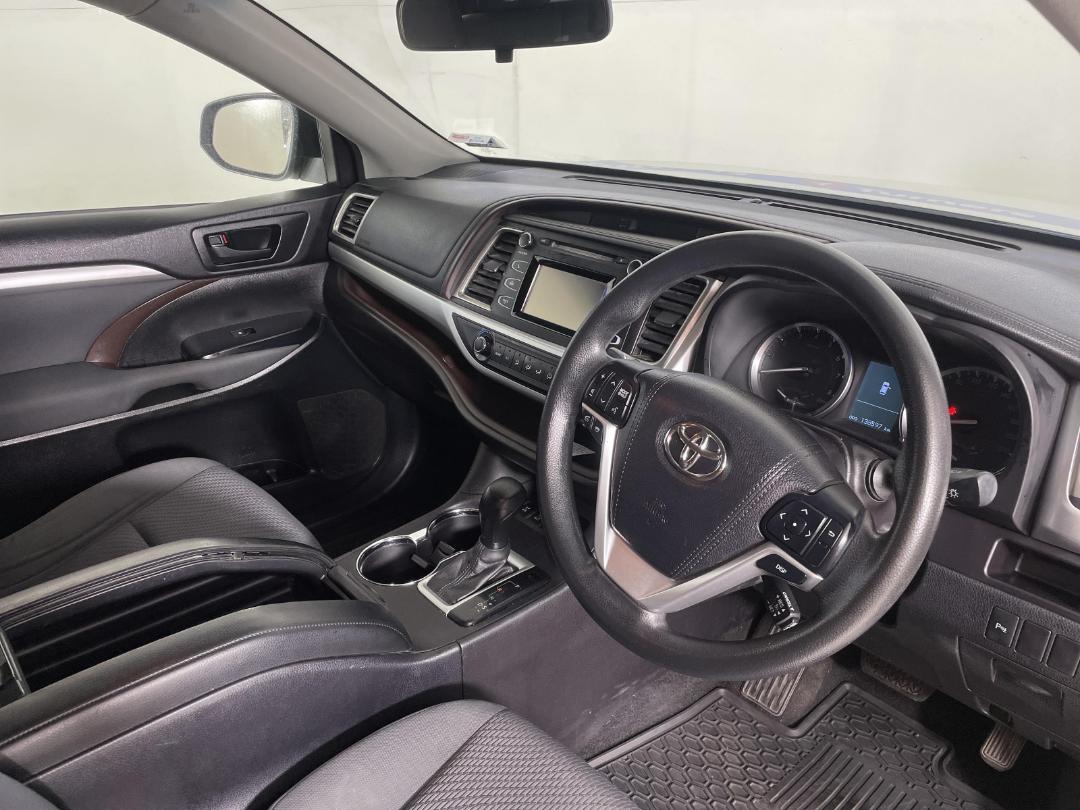 Photo '16' of Toyota Highlander