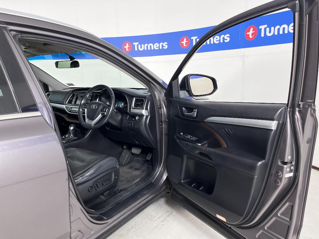 Photo '15' of Toyota Highlander