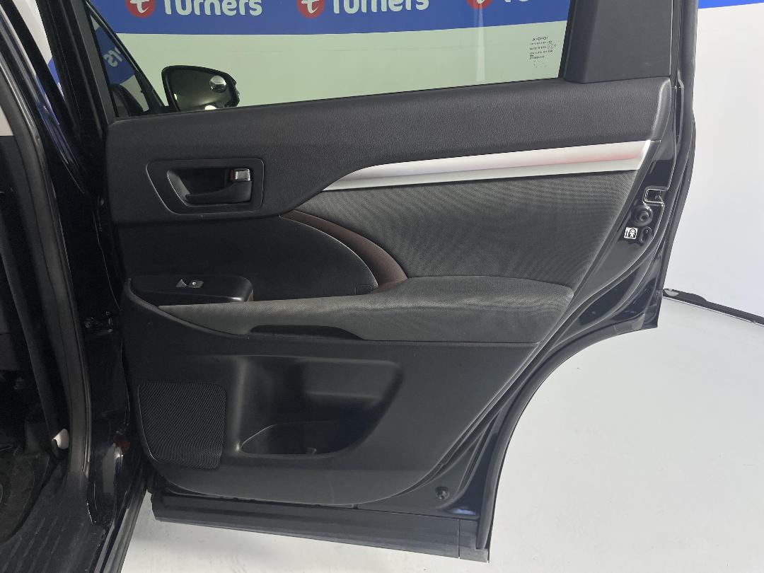 Photo '19' of Toyota Highlander