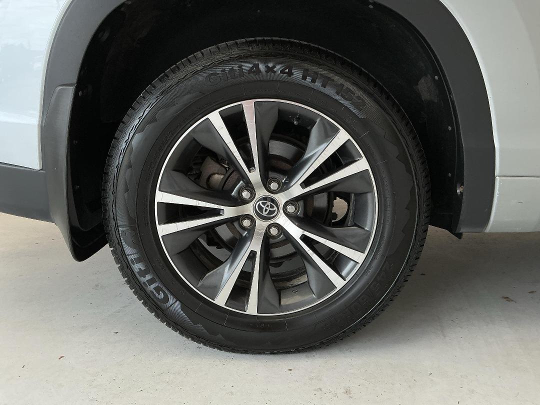 Photo '12' of Toyota Highlander