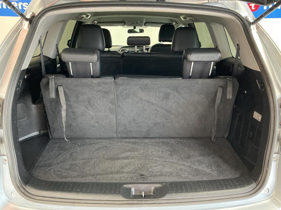 Photo '14' of Toyota Highlander