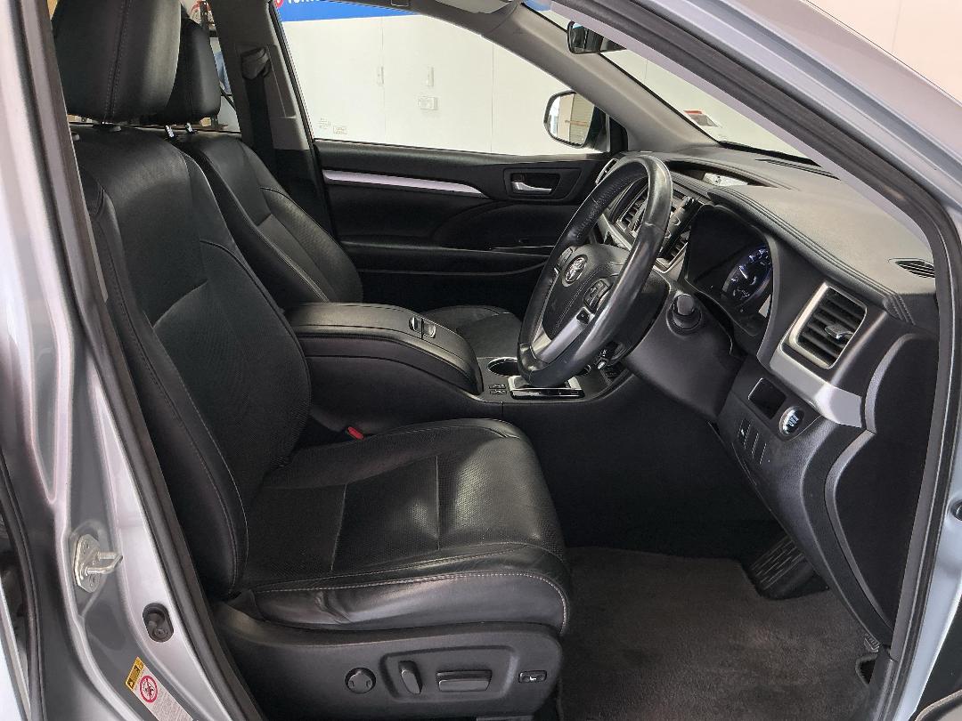 Photo '16' of Toyota Highlander