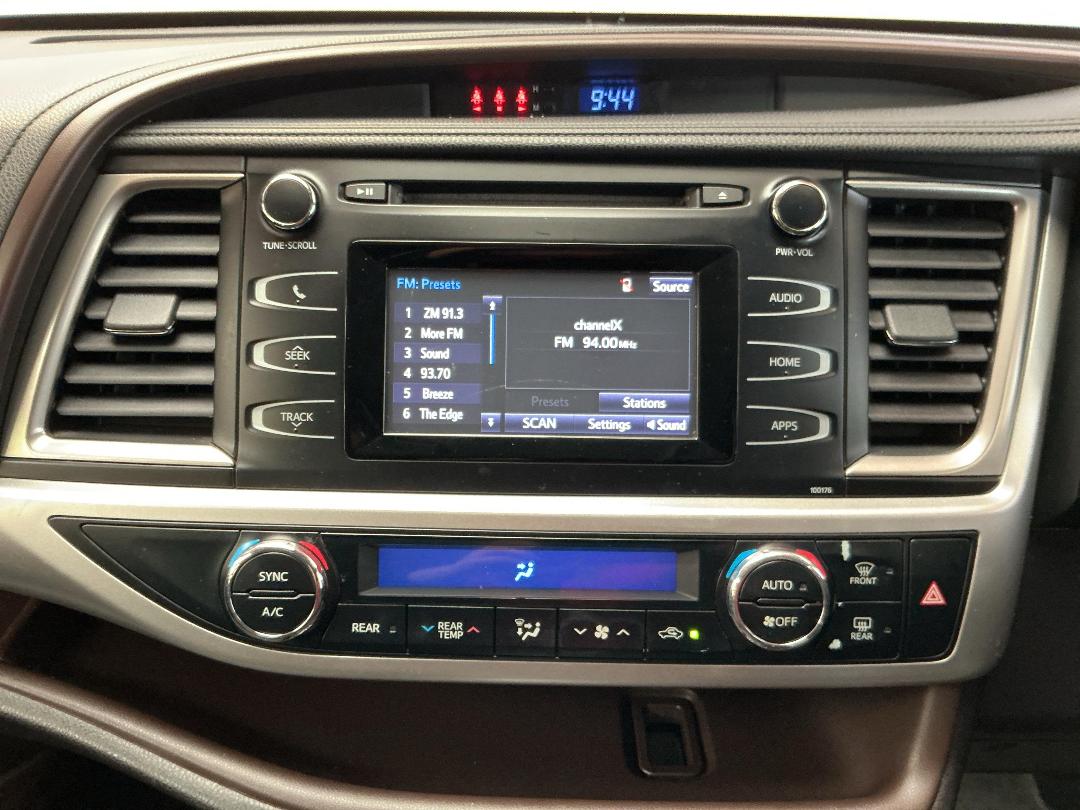 Photo '18' of Toyota Highlander