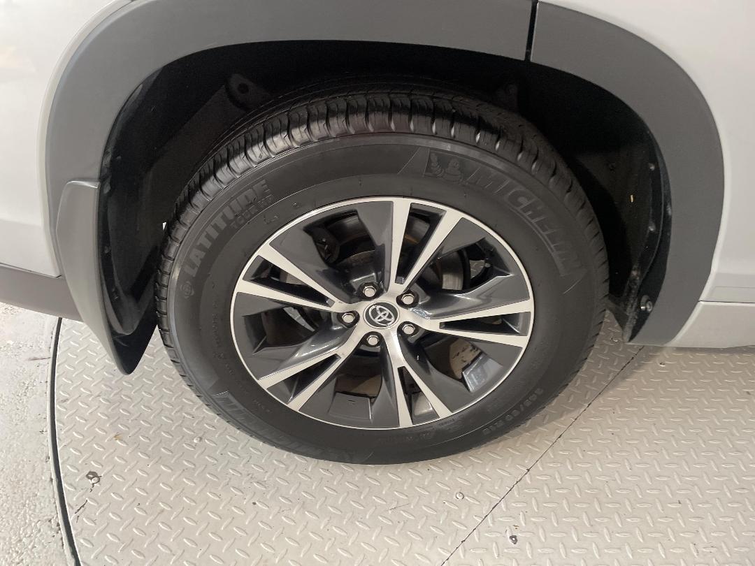 Photo '12' of Toyota Highlander